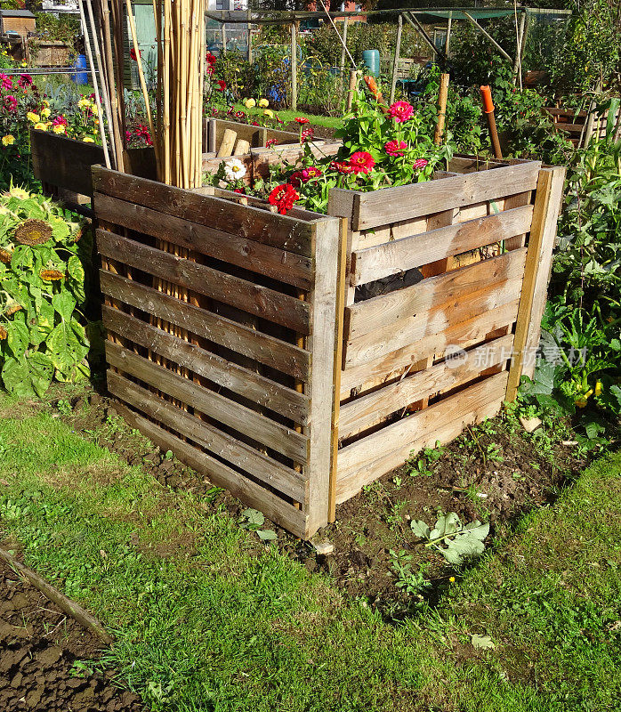 木堆肥堆，堆肥箱转换器，分配/蔬菜花园废物